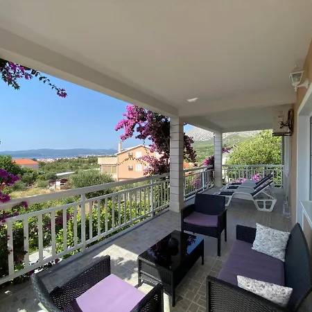 Apartman Mara *
