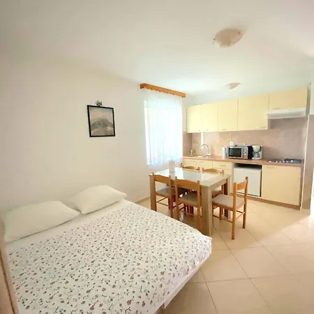 Appartement Mara *